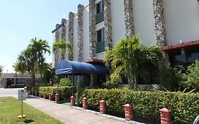 Hotel Chateaubleau Miami
